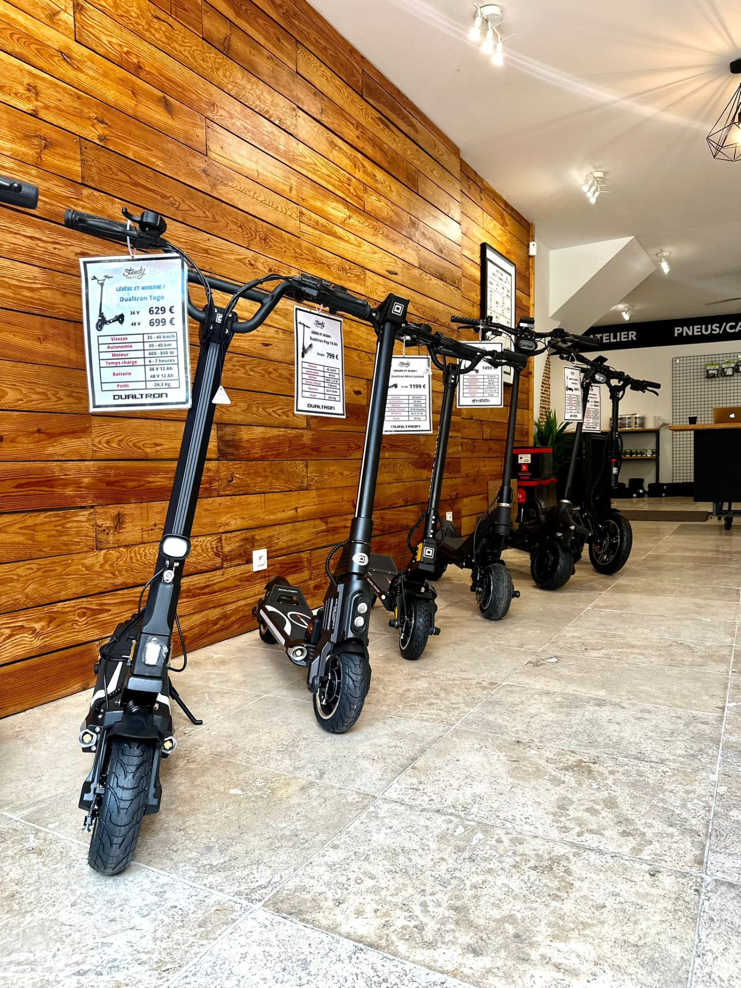 Showroom trottinettes électriques Steedy Trott Blagnac