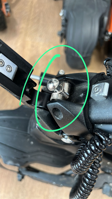 VIS LEVIER DU SYSTÈME DE PLIAGE V2 | TEVERUN FIGHTER 10 & 11 & SUPREME & 7260R 2024