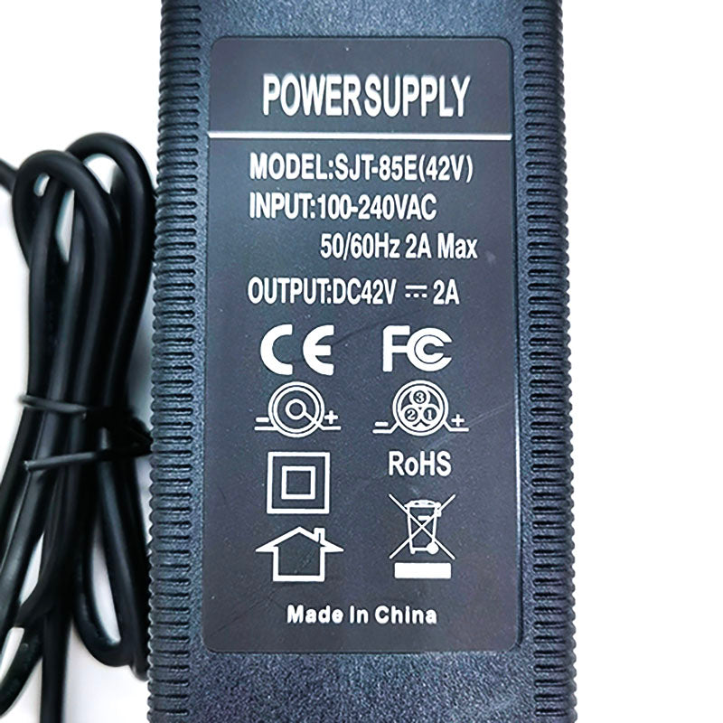 Chargeur 42V / 2A (connecteur XLR)